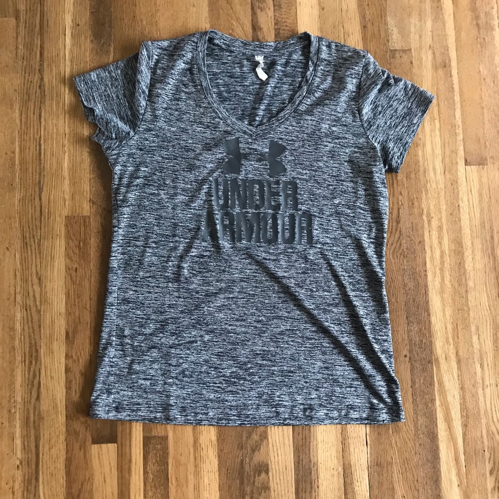 Women’s Under Armour grey shirt